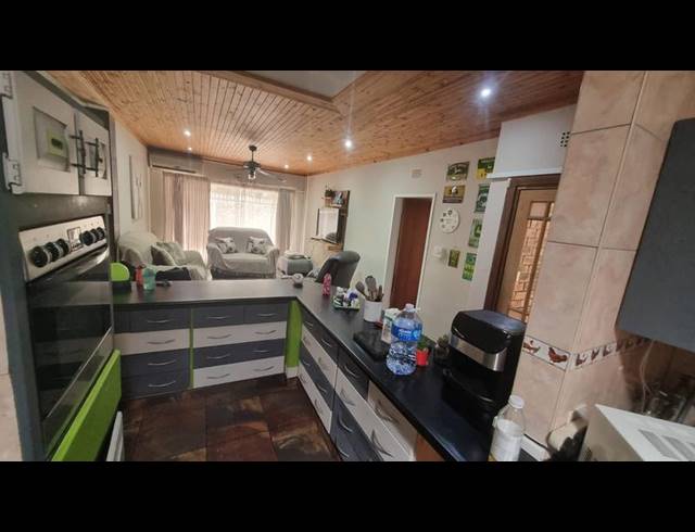 3 BEDROOM TOWNHOUSE FOR SALE IN SASOLBURG